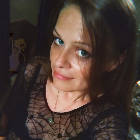 Meet your Posher, Dea D. - Picture 1 of 6